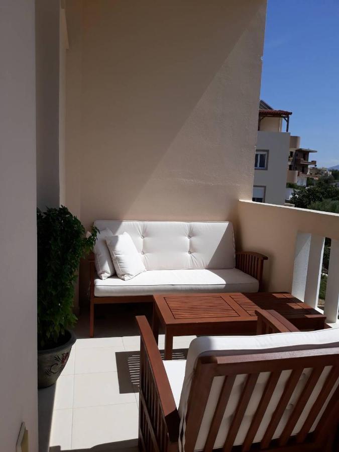 Michaela Apartamento Gazi Exterior foto